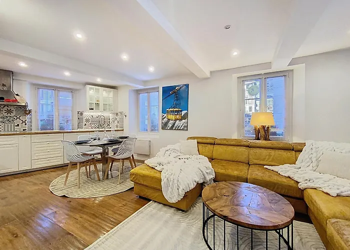 Hyper Centre . Terrasse Vue Mont Blanc . Parking Apartment