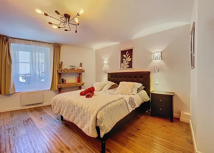 Hyper Centre . Terrasse Vue Mont Blanc . Parking Apartment