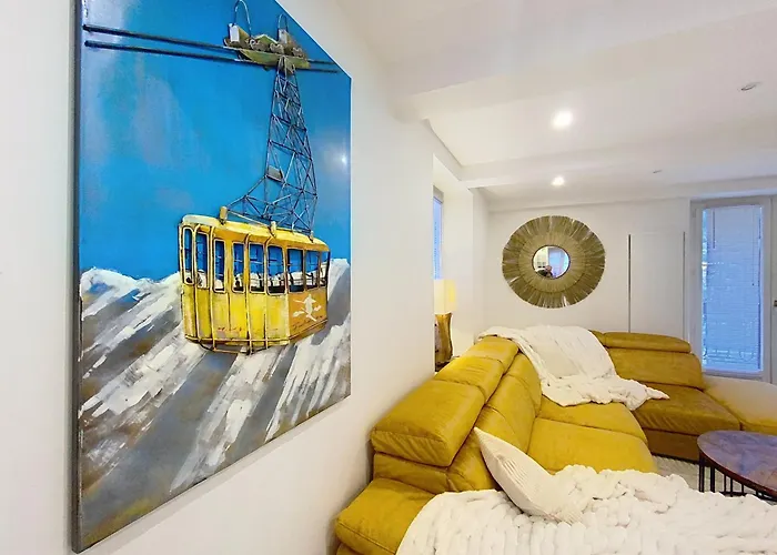 Hyper Centre . Terrasse Vue Mont Blanc . Parking Chamonix